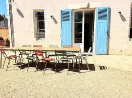 Les Volets Bleus - Gîte familial 10 pers - Jardin -Parking - Classé 4 étoiles