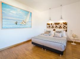 Hotel Del Conte، فندق في فوندي