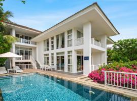 The Tropic Moderne Villa - Luxury 5 Stars Villas Access To My Khe Beach โรงแรมในดานัง