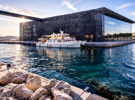 Yacht d'exception entièrement privatisé au Vieux-Port de Marseille, Hotel in Marseille