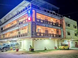 L'Hotel 5-5