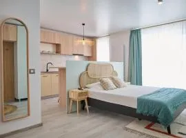 Studio Roxys Retreat in Nord10 by Alezzi - pool n playground