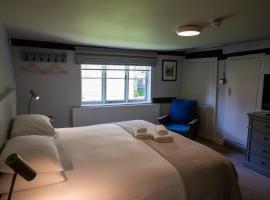 The Woolpack Hotel: Tenterden şehrinde bir otel