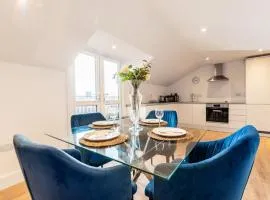 Modern City Center Penthouse with Rooftop Terrace