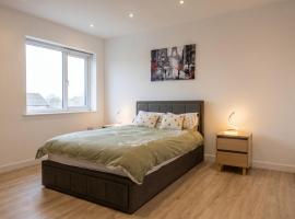 Stanmore Maisonette with Free Parking and Jubilee Line Access, hotel a Stanmore