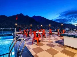 Foxoso Heights, Tapovan