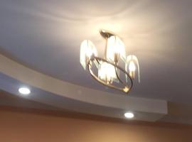 Отдельно стоящий дом с собственным входом и коммуникациями, khách sạn ở Odessa