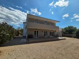 Apartments and Rooms Letizia