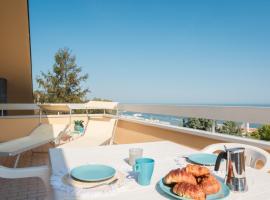 ATTICO VISTA MARE con 2 camere da letto -Residence azzurro-G, hotel v mestu Gabicce Mare