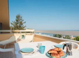 ATTICO VISTA MARE con 2 camere da letto -Residence azzurro-G