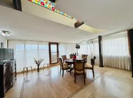 Spacious Apartment in City Centre