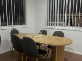 Second Home, Hotel in Blacktown