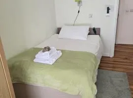 Westfield Kensington Neighbour