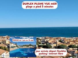 duplex pleine vue mer piscine plage a pied 5 minutes internet parking, hotell i Fleury