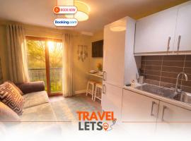 1 Bedroom Apartment By Travel Lets Self Catering Accommodation Strabane With River View & Free Parking, hotel a Strabane
