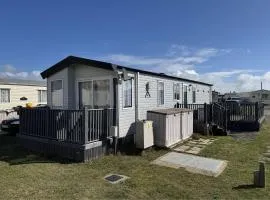 Homely Caravan With Decking At North Denes In Suffolk, Ref 40119And