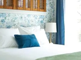 3 Bd, 2 Ba, 6-8 for Families, Near Park & UW