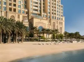 Four Seasons Resort and Residences at The Pearl - Qatar
