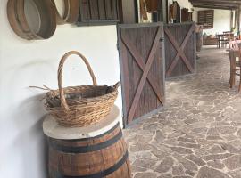 La vecchia scuderia di Catrin e Carol, hotell i Oschiri