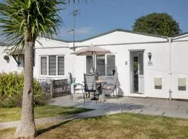 Little Greenway Holiday Bungalow