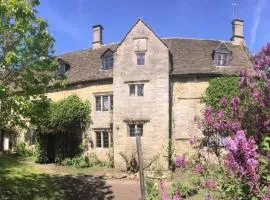 6 Bedroom Farm House with 12 Beds in Weldon