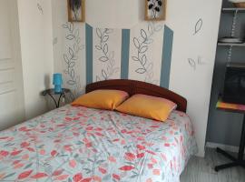 Chambre pour 2 personnes à Formigny RDC, hotel din Formigny