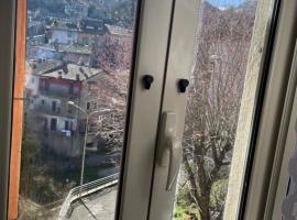Cozy Apartment with Fireplace in Historic Canepina, hotel a Canepina