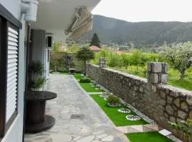 Quiet Mountain View Retreat Helicon, Kyriaki