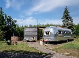 Sleeps 2 - Hot Tub - Pet Friendly - PeggySue