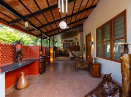 ELIVAAS Twisted Tree Together 2-BHK Villa with Shared Pool, Bar & Restaurant, hotel v mestu Virajpet