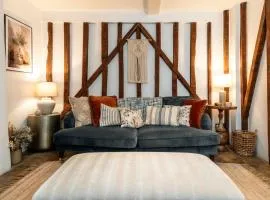 Windsor Cottage - Bolthole in the heart of CN!