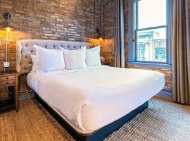 124 Lofts - Downtown Dundee - Walk to Dining, hotel West Dundee-ben