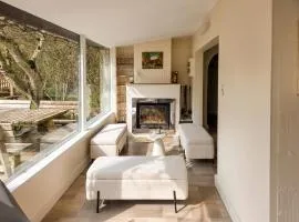 Charming chalet with Pond in Kortessem