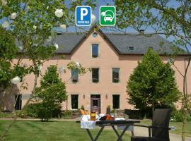HÔTEL LA FERME DE BOURRAN - RODEZ - parking privé avec bornes pour voitures électriques, hótel í Rodez