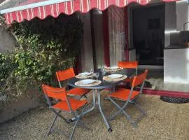 LES ESTIVALES Proche plage et port 4 pers Grande terrasse clim 2 chambres