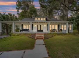 Southern Porch Life 4-B 2-Bath Pet Friendly