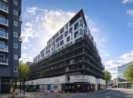 Destiny Student - Moonraker