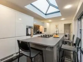Group-Friendly Home near Manchester with Hot Tub and Private Cinema Room