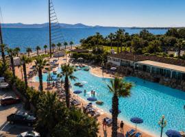 Phi Hotel Sighientu, hotel Capitanában