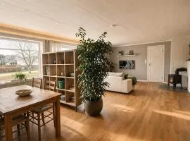 Modern & Cozy Apartment in Quiet Area, Free Parking