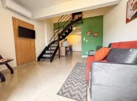 Loft no Centro c/ mezanino e vaga p/ 4 pessoas