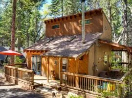 Dog-Friendly Cabin 3 Mi to Big Trees State Park!