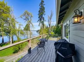 Private Beach & Hot Tub! Family Gem on Puget Sound