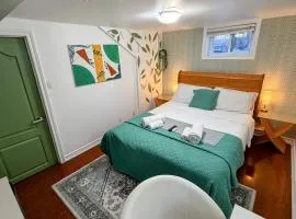 Private room near subway & shops