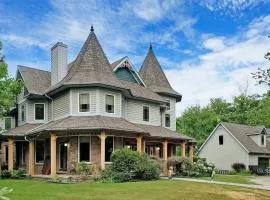 Evergreen Cottage 58Acre Farm Retreat w Pond