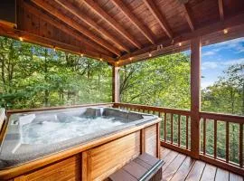 Lux 3BR Mountain Cabin Hot Tub Fire Pit