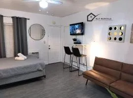 1843 Dewey Hollywood Place 103