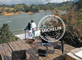 Porto Marina Hotel, khách sạn ở Guatapé