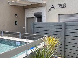54You, Hotel in Ahuzat Barak