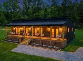 Hot Tub - King Suites - Outdoor Fireplace & Lounge